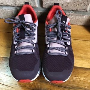 ON running shoes, men’s sz 9